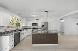 2815 W Villa Rita Dr, Phoenix, AZ 85053 - Photo 6
