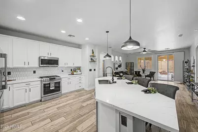 17428 W Red Bird Road, Surprise, AZ 85387 - Photo 10