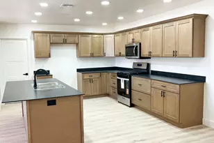 109 Encanto Dr, Holbrook, AZ 86025 - Photo 4