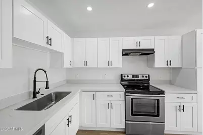 1134 N 60th Drive, Phoenix, AZ 85043 - Photo 10