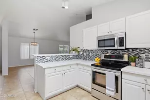3407 E Wahalla Ln, Phoenix, AZ 85050 - Photo 8