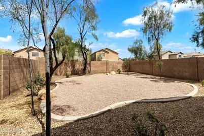 42780 W Sunland Drive, Maricopa, AZ 85138 - Photo 32