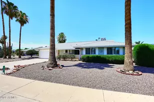 10402 W Wininger Cir, Sun City, AZ 85351 - Photo 2