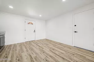 7407 W Monte Vista Rd, Phoenix, AZ 85035 - Photo 6