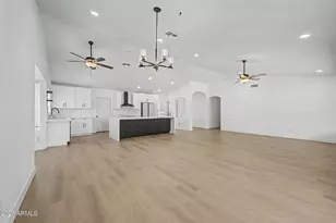 351 W Amoroso Dr, Gilbert, AZ 85233 - Photo 4