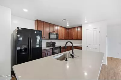 5817 S 30th Glen, Phoenix, AZ 85041 - Photo 8