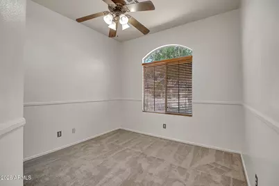 24250 N 39th Avenue, Glendale, AZ 85310 - Photo 18