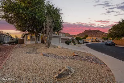 6458 W Saddlehorn Road, Phoenix, AZ 85083 - Photo 2