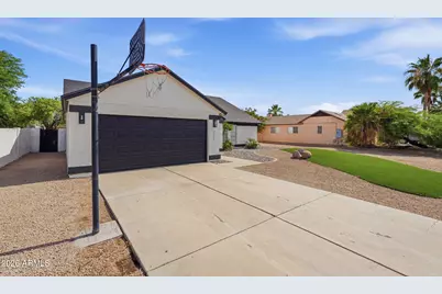 7742 W Cherry Hills Drive, Peoria, AZ 85345 - Photo 2