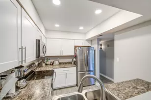 916 S Hacienda Dr, Tempe, AZ 85281 - Photo 8
