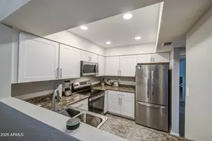 916 S Hacienda Dr, Tempe, AZ 85281 - Photo 6