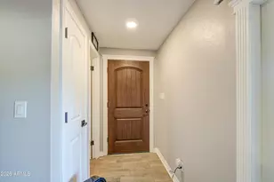 916 S Hacienda Dr, Tempe, AZ 85281 - Photo 32