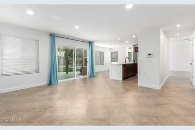 7217 W Crest Lane, Glendale, AZ 85310 - Photo 10