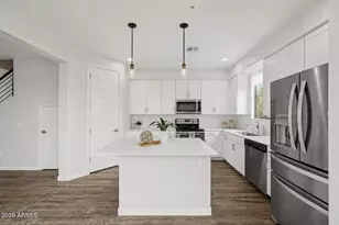 2090 S Dorsey Ln, Tempe, AZ 85282 - Photo 12