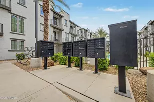 2090 S Dorsey Ln, Tempe, AZ 85282 - Photo 32