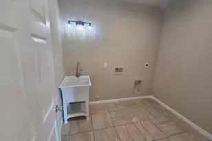 913 E Fremont Rd, Phoenix, AZ 85042 - Photo 6