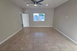 913 E Fremont Rd, Phoenix, AZ 85042 - Photo 8