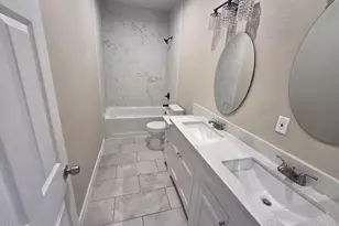 913 E Fremont Rd, Phoenix, AZ 85042 - Photo 2