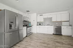 5232 W Mauna Loa Ln, Glendale, AZ 85306 - Photo 2