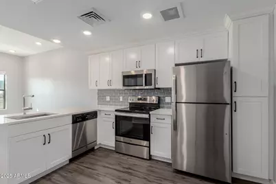 475 N 9th Street #Unit 303, Phoenix, AZ 85006 - Photo 2