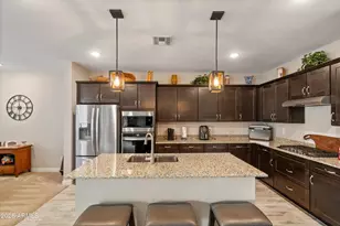 16860 W Buckhorn Trl, Surprise, AZ 85387 - Photo 10
