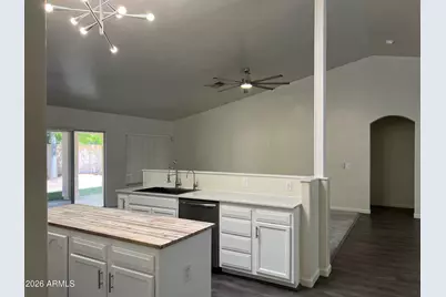 910 S Paradise Drive, Gilbert, AZ 85233 - Photo 10
