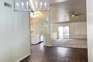 910 S Paradise Dr, Gilbert, AZ 85233 - Photo 2