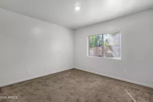 910 S Paradise Dr, Gilbert, AZ 85233 - Photo 26