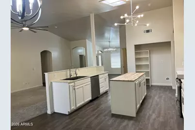 910 S Paradise Drive, Gilbert, AZ 85233 - Photo 4