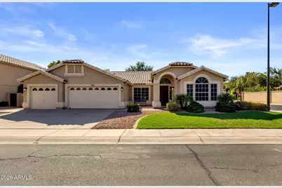 910 S Paradise Drive, Gilbert, AZ 85233 - Photo 2