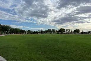 910 S Paradise Dr, Gilbert, AZ 85233 - Photo 20