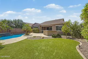 450 E Torrey Pines Pl, Chandler, AZ 85249 - Photo 2