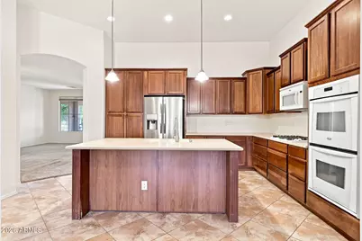 14568 W Banff Lane, Surprise, AZ 85379 - Photo 10