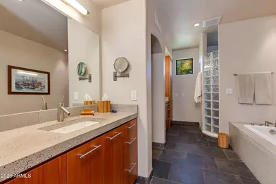 4545 N 42nd Street #5, Phoenix, AZ 85018 - Photo 12