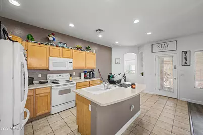 44996 W Gavilan Drive, Maricopa, AZ 85139 - Photo 10