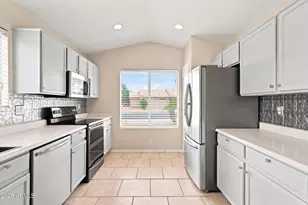 9917 N 93rd Dr, Peoria, AZ 85345 - Photo 8