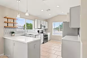 9917 N 93rd Dr, Peoria, AZ 85345 - Photo 6