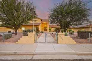 3715 W Paradise Ln, Phoenix, AZ 85053 - Photo 32