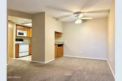 17 E Ruth Avenue #Unit 209, Phoenix, AZ 85020 - Photo 4