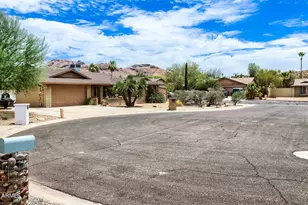 856 E Paradise Ln, Phoenix, AZ 85022 - Photo 26