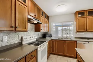 856 E Paradise Ln, Phoenix, AZ 85022 - Photo 4