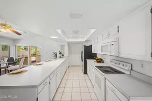 12011 S Tomi Dr, Phoenix, AZ 85044 - Photo 8