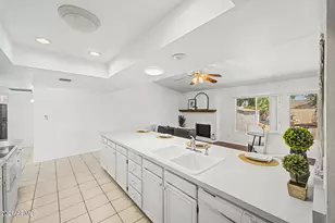 12011 S Tomi Dr, Phoenix, AZ 85044 - Photo 10
