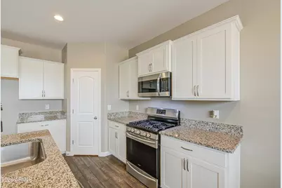 3915 N Brooklyn Drive, Buckeye, AZ 85396 - Photo 14