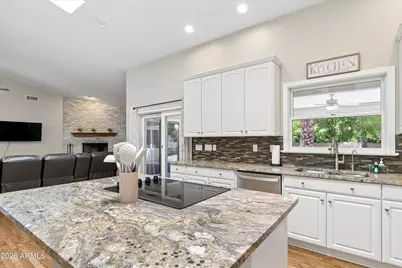 8611 W Foothill Drive, Peoria, AZ 85383 - Photo 24