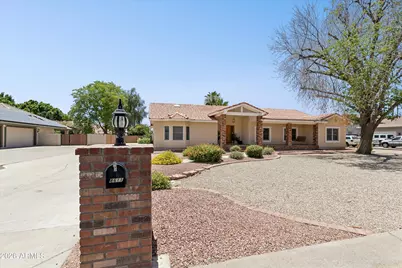 8611 W Foothill Drive, Peoria, AZ 85383 - Photo 4