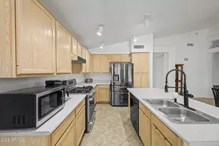 4625 E Lavender Ln, Phoenix, AZ 85044 - Photo 14