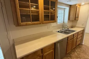 705 E Michelle Dr, Phoenix, AZ 85022 - Photo 6