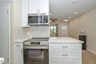 10914 W Manzanita Dr, Sun City, AZ 85373 - Photo 16
