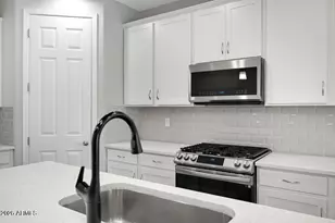 16658 W Mescal St, Surprise, AZ 85388 - Photo 10